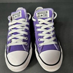 Converse Purple All SSneakers size 5 men 7 women pre owned Exellent conditions